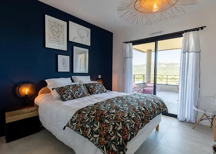 Le Léon - Vue Montagne Vecchio Porto Vecchio